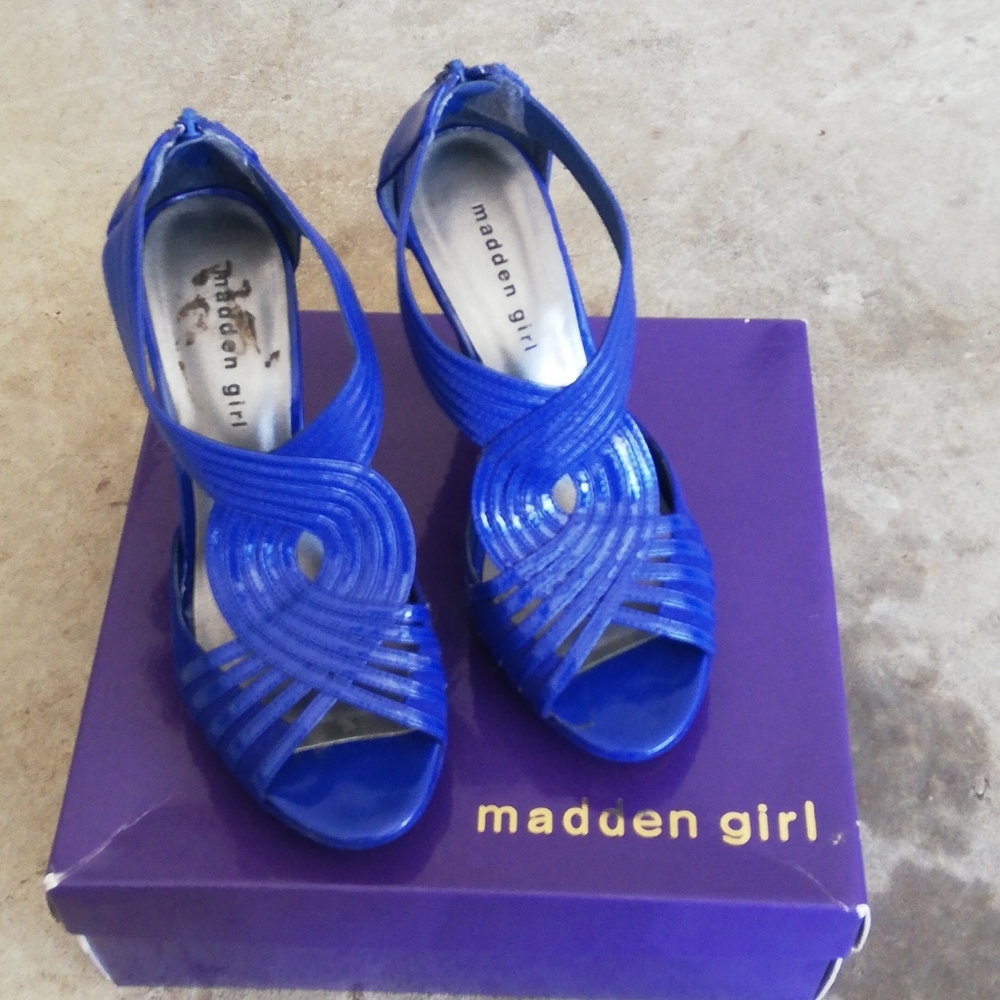 Shoes - Picture 5 of 5